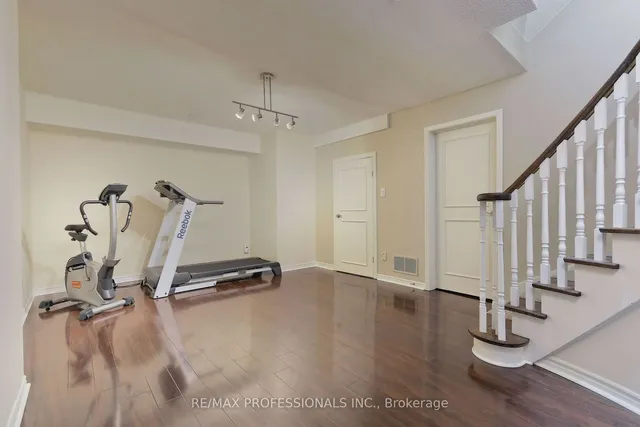 Additional image 29 of 47 Laurel Ave