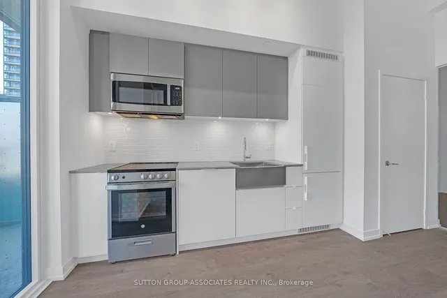 Additional image 5 of 270 Dufferin St Unit 213