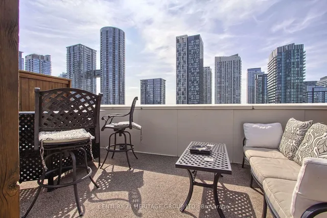 Additional image 33 of 550 Front St Unit PH6