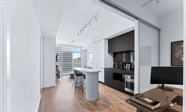 Additional image 13 of 33 Helendale Ave Unit 2407