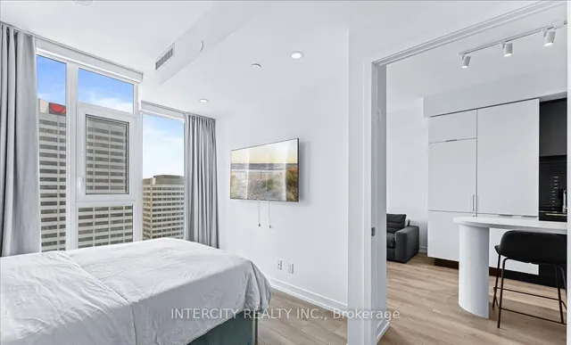 Additional image 33 of 33 Helendale Ave Unit 2407