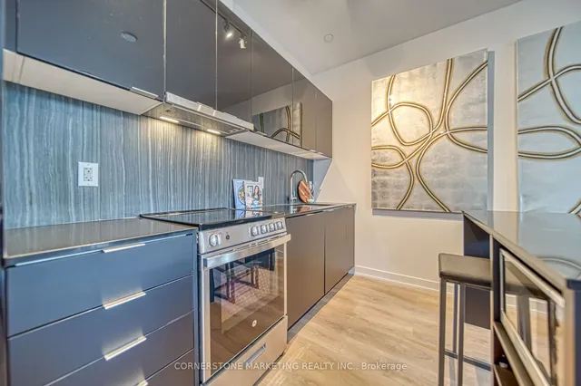 Additional image 6 of 8 Tippett Rd Unit 102