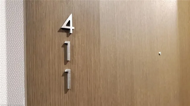 Additional image 26 of 39 Roehampton Ave Unit 411