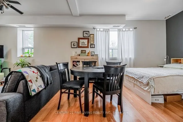 Additional image 19 of 3048 Dundas St