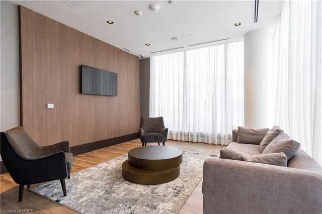 Additional image 38 of 4208 Dundas Street West Unit 315