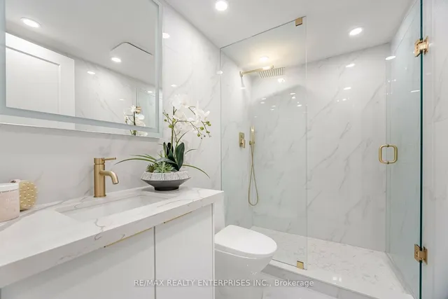 Additional image 29 of 717 Bay St Unit 701