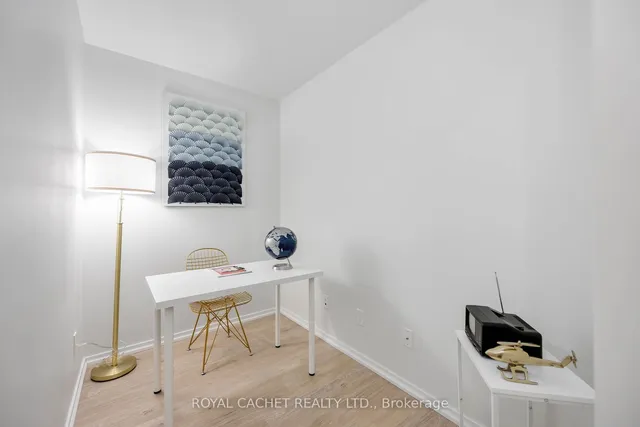Additional image 6 of 197 Yonge St Unit 1411