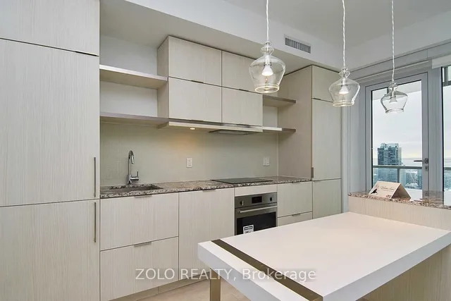 Additional image 5 of 197 Yonge St Unit 5611