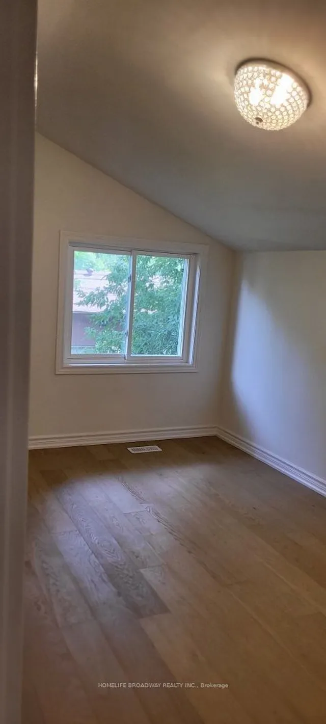 Additional image 11 of 71 Oakley Blvd