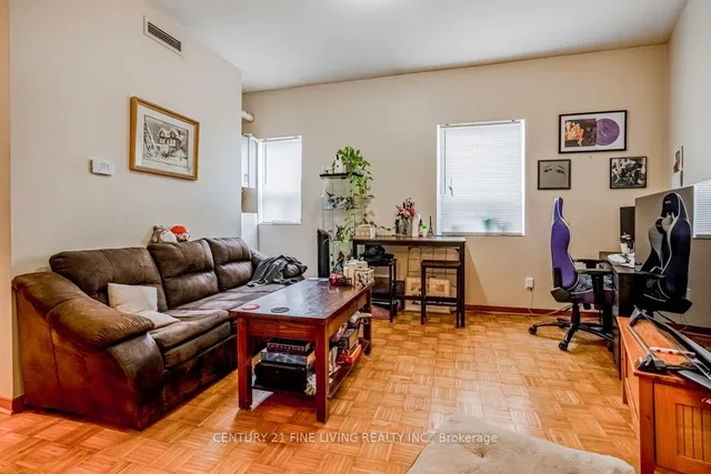 Additional image 15 of 3048 Dundas St