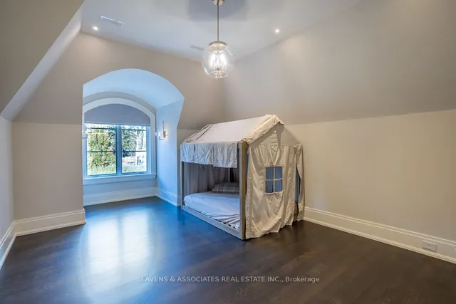 Additional image 30 of 15 Tudor Gate