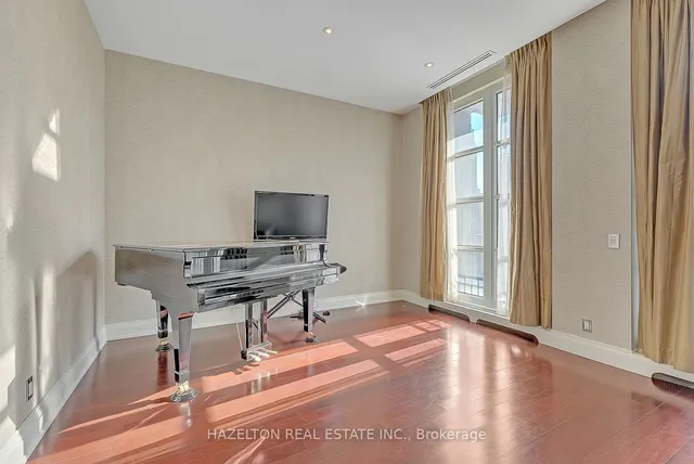 Additional image 17 of 118 Yorkville Ave Unit 601