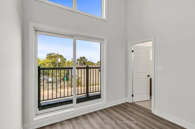 Additional image 27 of 19 Lambton Ave