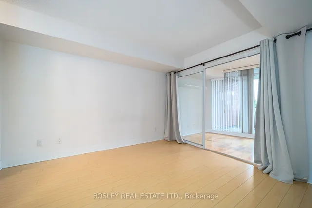 Additional image 16 of 550 Queens Quay Unit 318