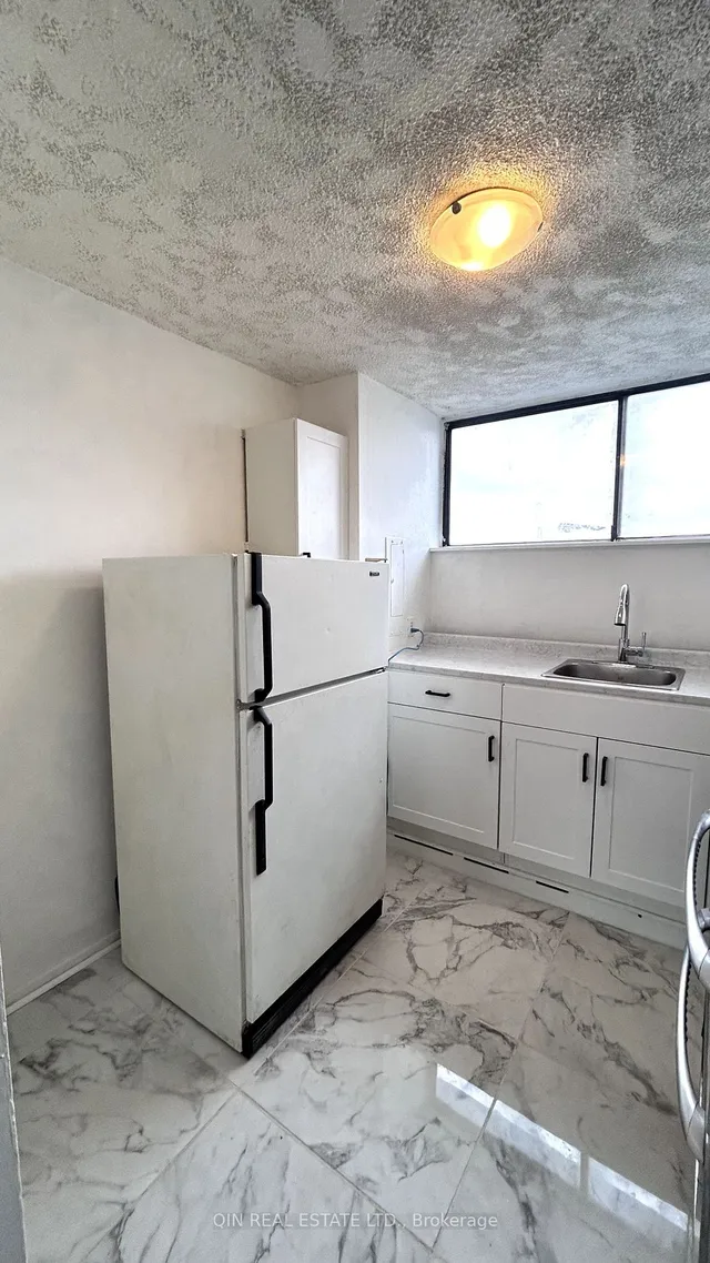 Additional image 4 of 4645 Jane St Unit 818