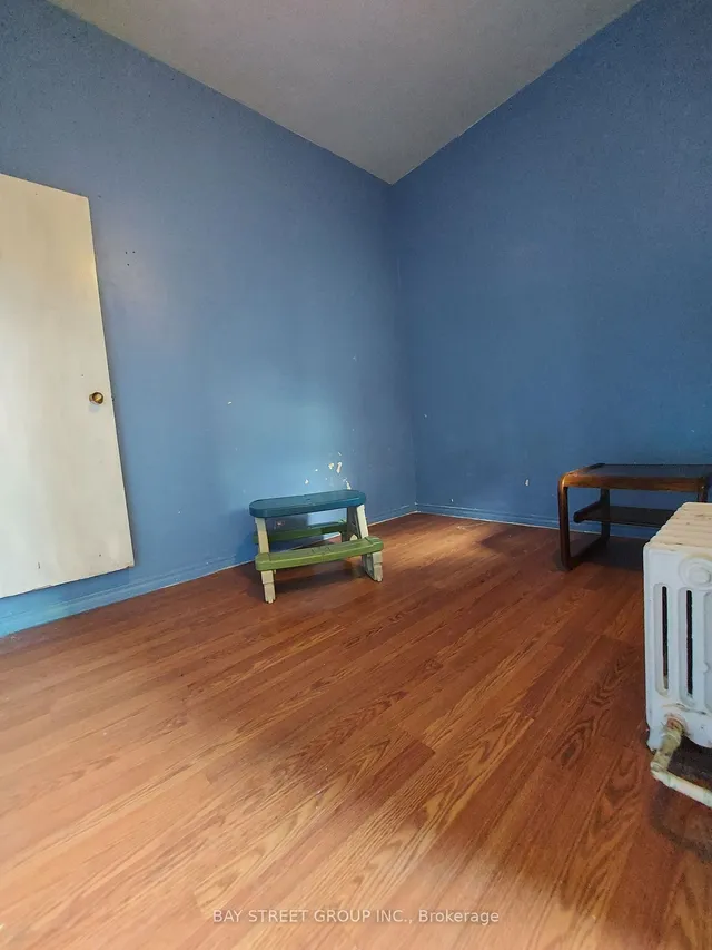 Additional image 21 of 70 Lansdowne Ave