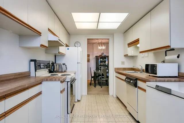 Additional image 12 of 40 Richview Rd Unit 802