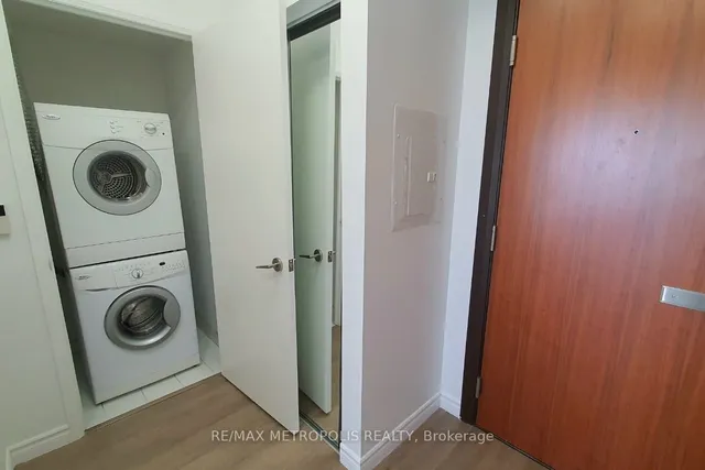 Additional image 14 of 500 Sherbourne St Unit 1811