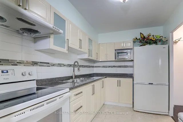 Additional image 11 of 2550 Pharmacy Ave Unit 405