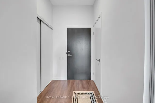 Additional image 9 of 4208 Dundas St Unit 215