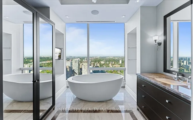 Additional image 28 of 50 Yorkville Ave Unit 4001