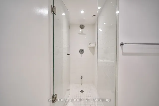 Additional image 5 of 386 Yonge St Unit 3209
