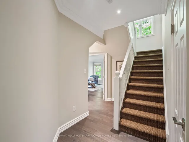 Additional image 25 of 16 Clarendon Ave