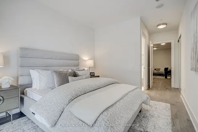 Additional image 36 of 118 Merchants' Wharf Unit 104