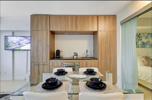 Additional image 9 of 155 Yorkville Ave Unit 1918