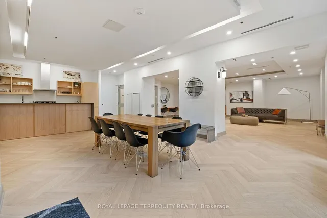 Additional image 32 of 38 Howard Park Ave Unit 157