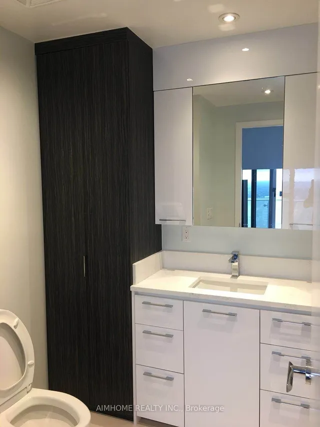 Additional image 9 of 1 Bloor St Unit 4009