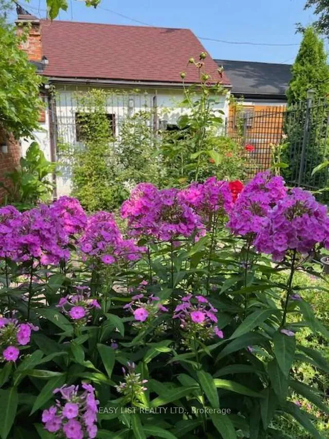 Additional image 22 of 33 Clinton St