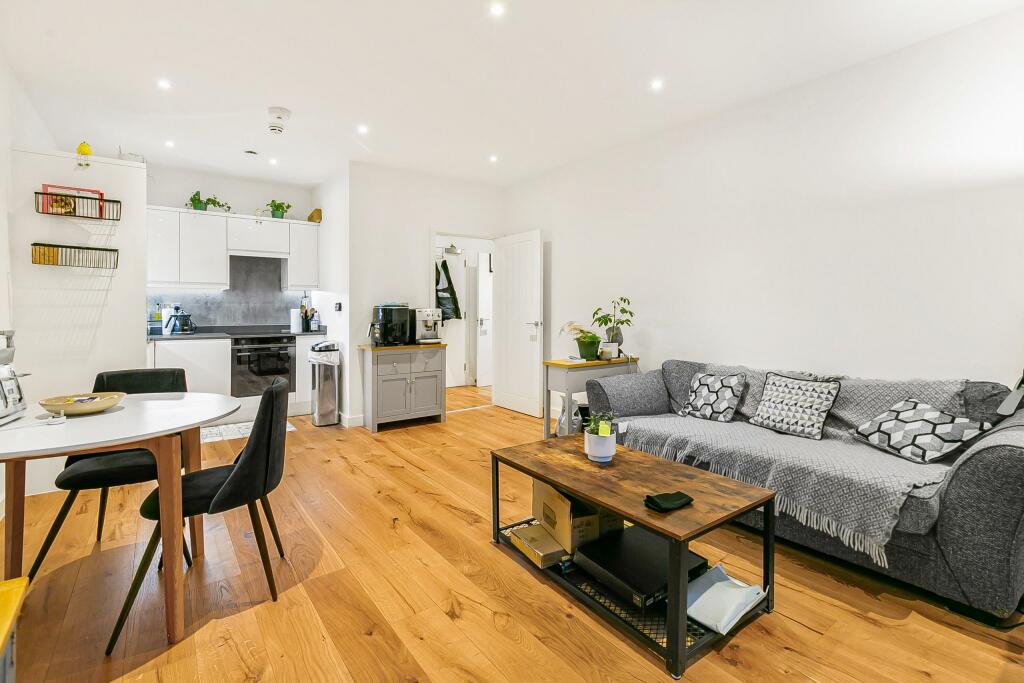 Additional image 4 of Ziggurat House, St Albans, AL1