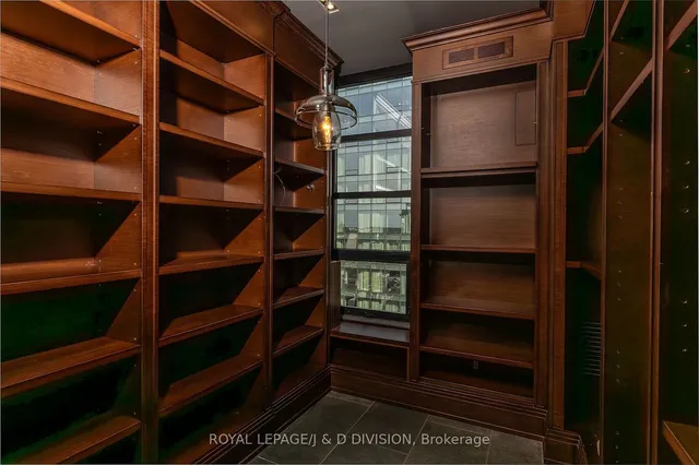 Additional image 13 of 68 Yorkville Ave Unit 1601