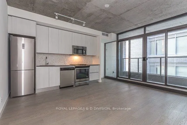 Additional image 2 of 111 Bathurst St Unit 423