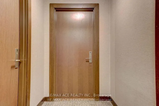 Additional image 26 of 386 Yonge St Unit 702