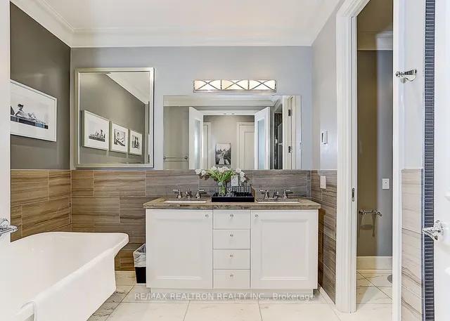 Additional image 19 of 311 Bay St Unit 3801