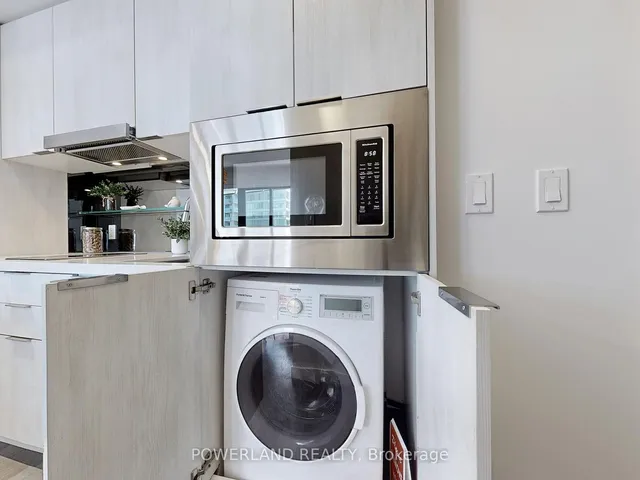 Additional image 16 of 215 Queen St Unit 1715