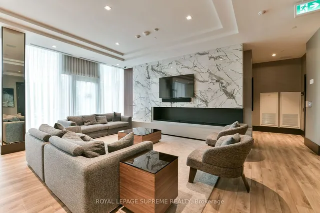 Additional image 38 of 4208 Dundas St Unit 215