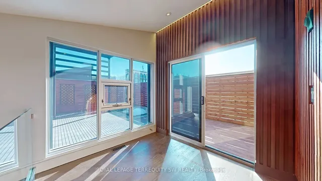 Additional image 15 of 326 Carlaw Ave Unit 124