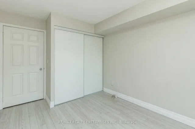 Additional image 20 of 330 Adelaide St Unit 810