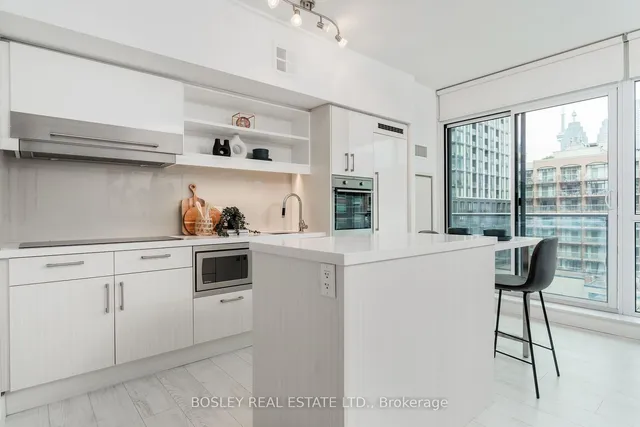 Additional image 13 of 39 Sherbourne St Unit 706