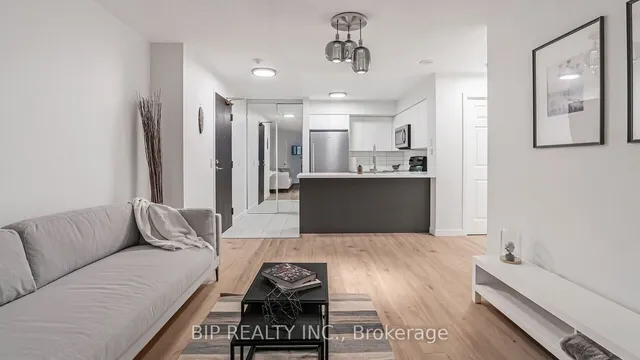 Additional image 13 of 30 Grand Trunk Cres Unit 315