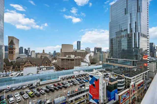 Additional image 35 of 197 Yonge St Unit 1411