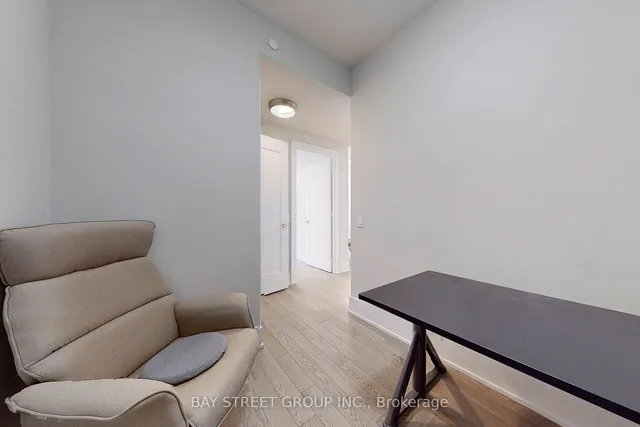 Additional image 31 of 118 Merchants' Wharf Unit 305