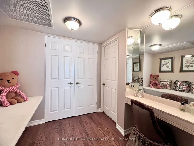 Additional image 18 of 65 Harbour Sq Unit 3001