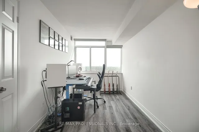 Additional image 23 of 3000 Bathurst St Unit 1205