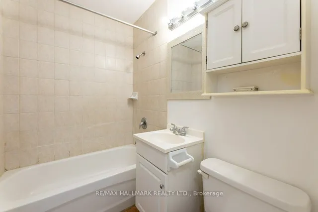 Additional image 10 of 53 Neptune Dr Unit 2