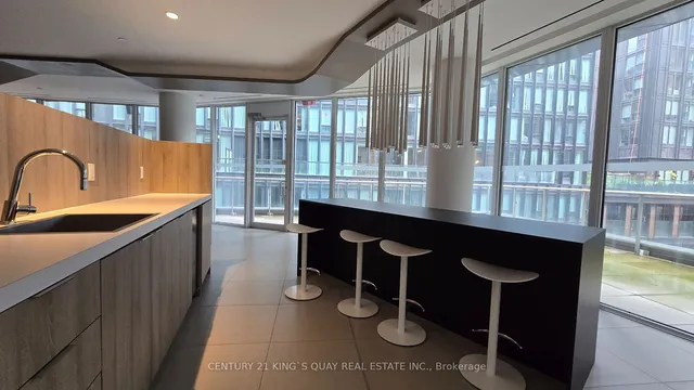 Additional image 19 of 68 Shuter St Unit 909