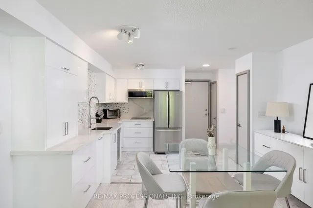 Additional image 11 of 81 Navy Wharf Crt Unit 302